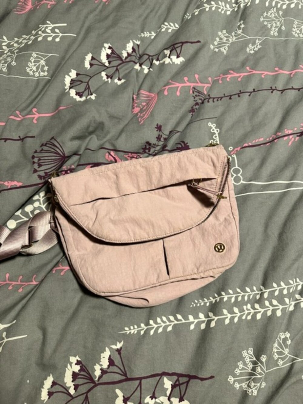 Lululemon Pink gold festival bag